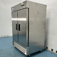 Avantco Refrigeration Solid Door Reach-In Freezer image 0